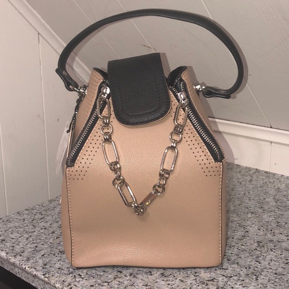 BNWT Vegan leather Handbag - Picture 2 of 7